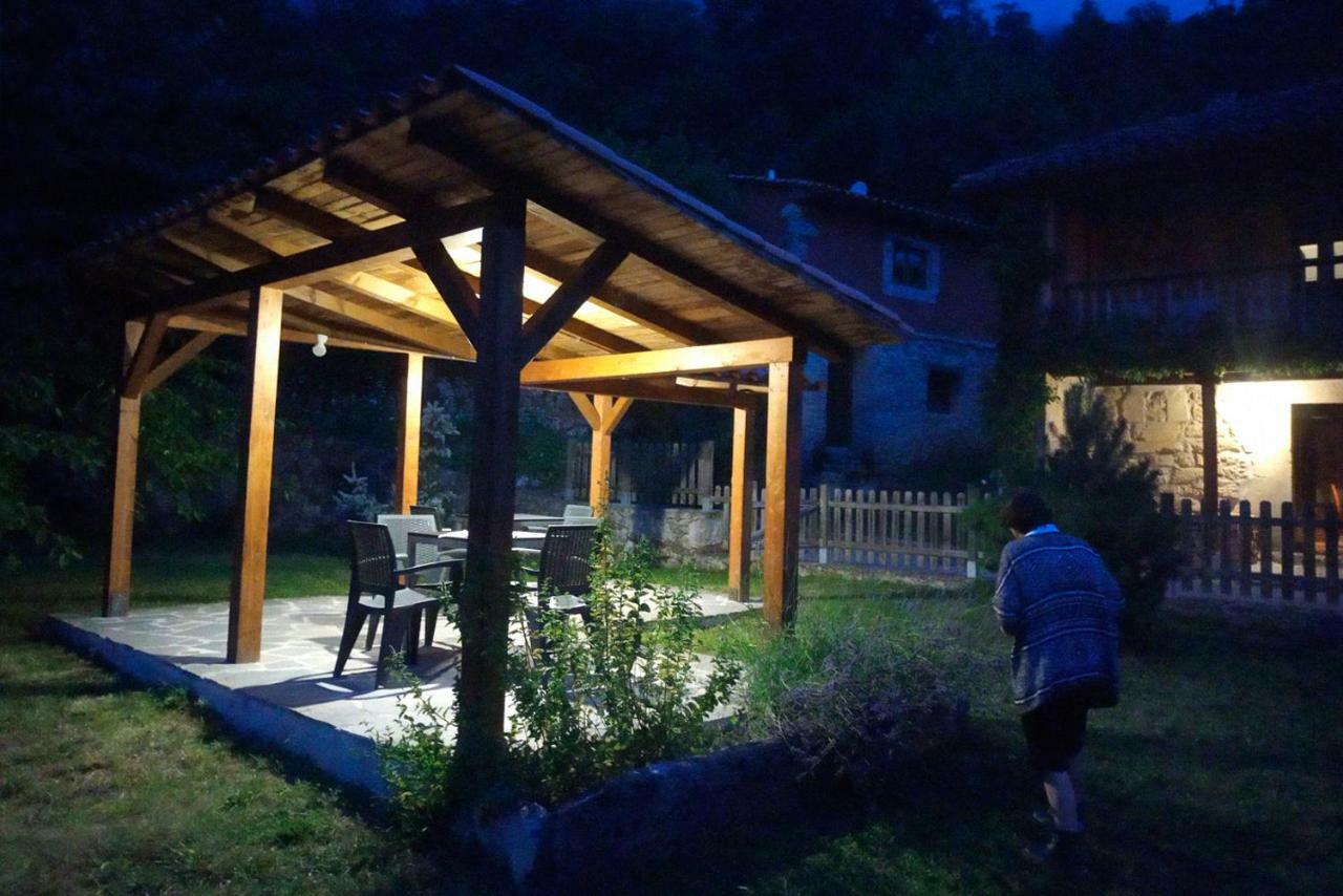 Hotel Rural Llerau Ponga Ngoại thất bức ảnh